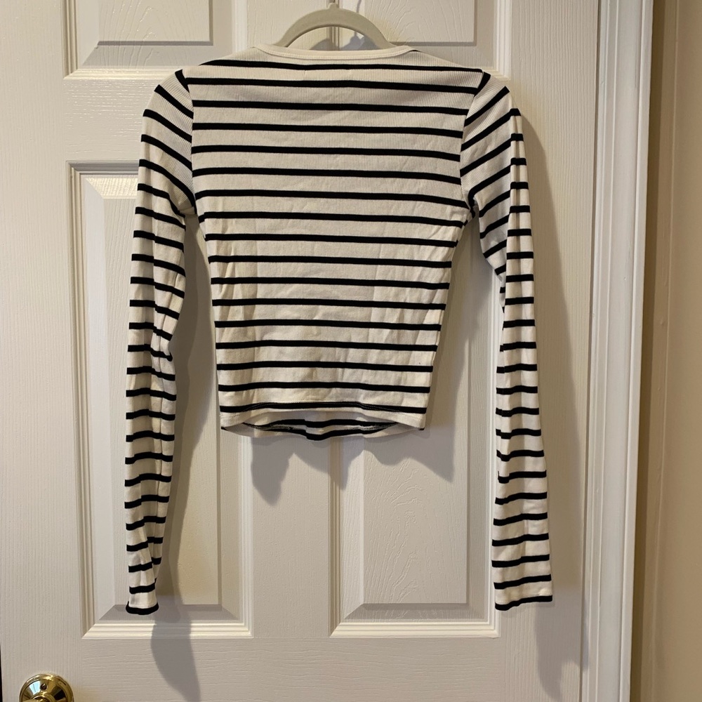 Abercrombie & Fitch long sleeve crop